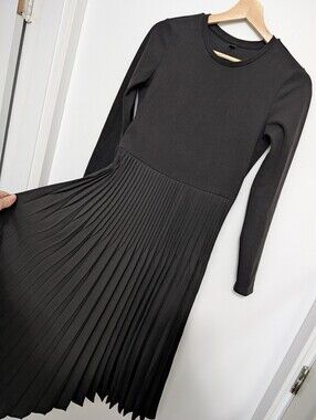 Uniqlo XS Combination Dress Pleated Black Long Sleeve Midi Cocktail Gown Flowy
